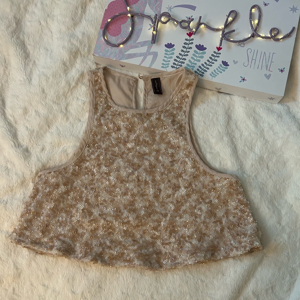 Valija Gitana’s Sequin cropped top blouse
